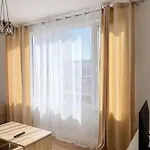 Above The شقة تيرانا